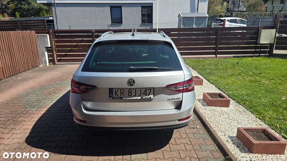 Skoda Superb 2.0 TDI L&K DSG - 7