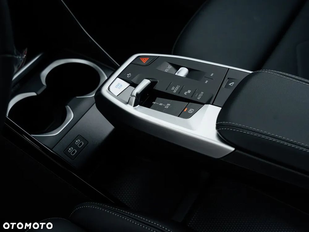 BMW iX2 eDrive20 - 10