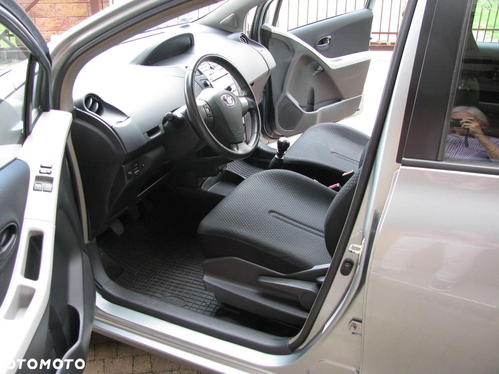 Toyota Yaris 1.33 2010 - 6