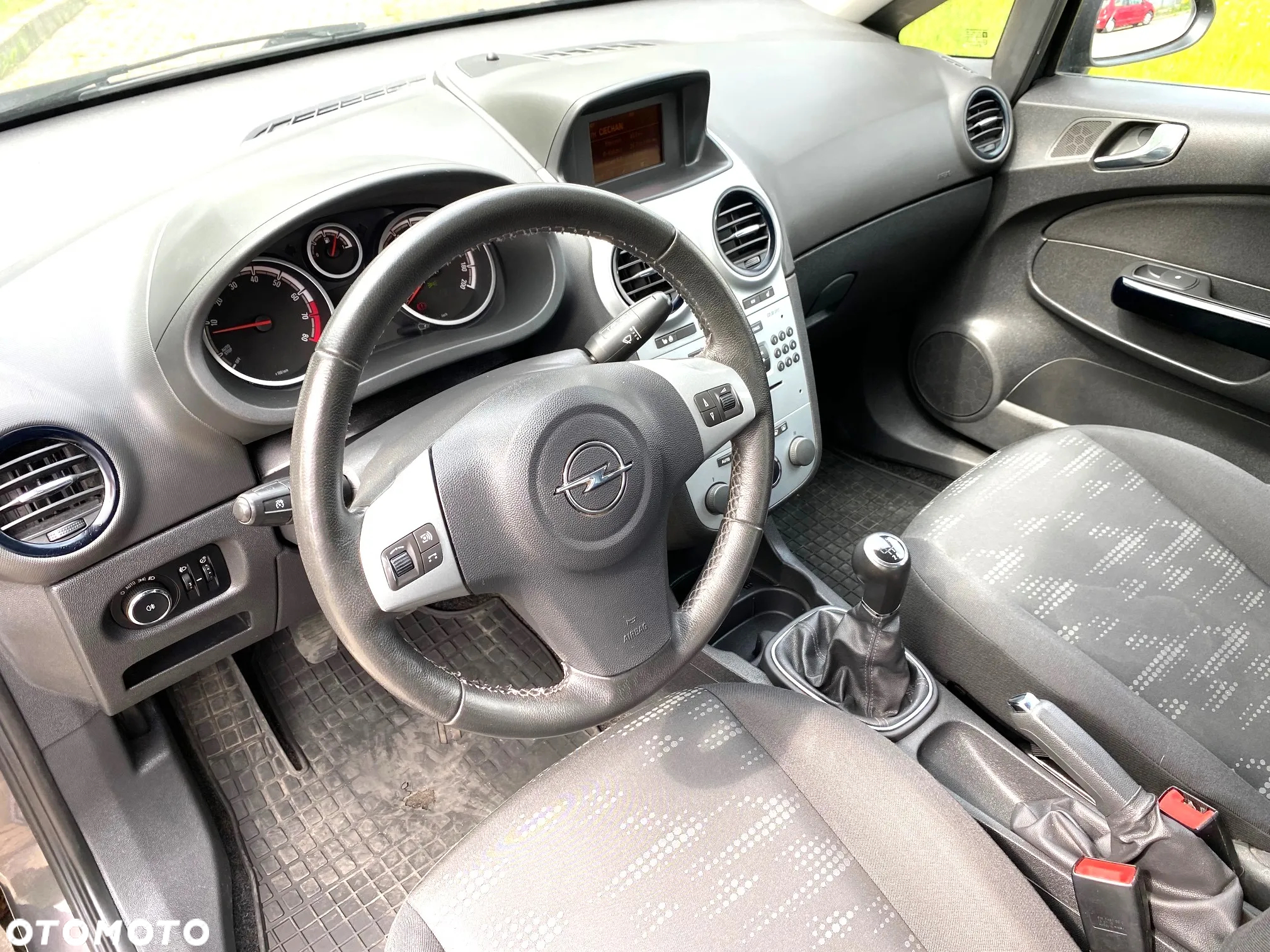Opel Corsa 1.2 16V Cosmo - 11