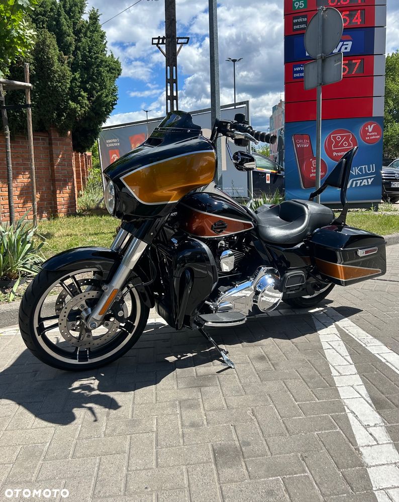 Harley-Davidson Touring Street Glide - 4