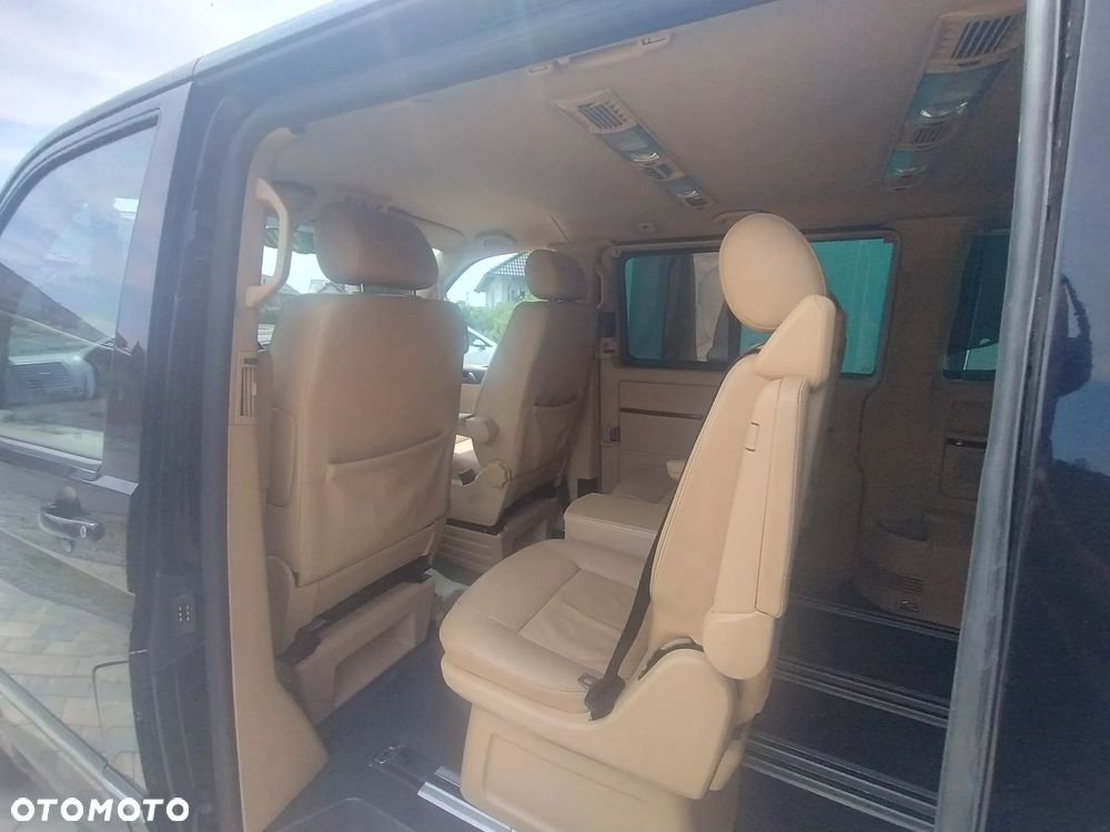 Volkswagen Multivan - 10