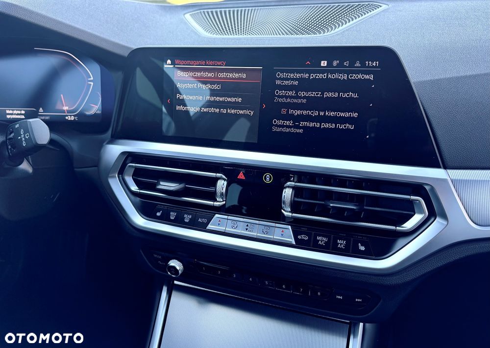 BMW Seria 3 330d xDrive MHEV Luxury Line - 32