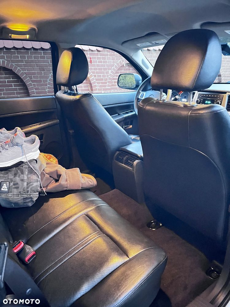 Jeep Grand Cherokee - 12