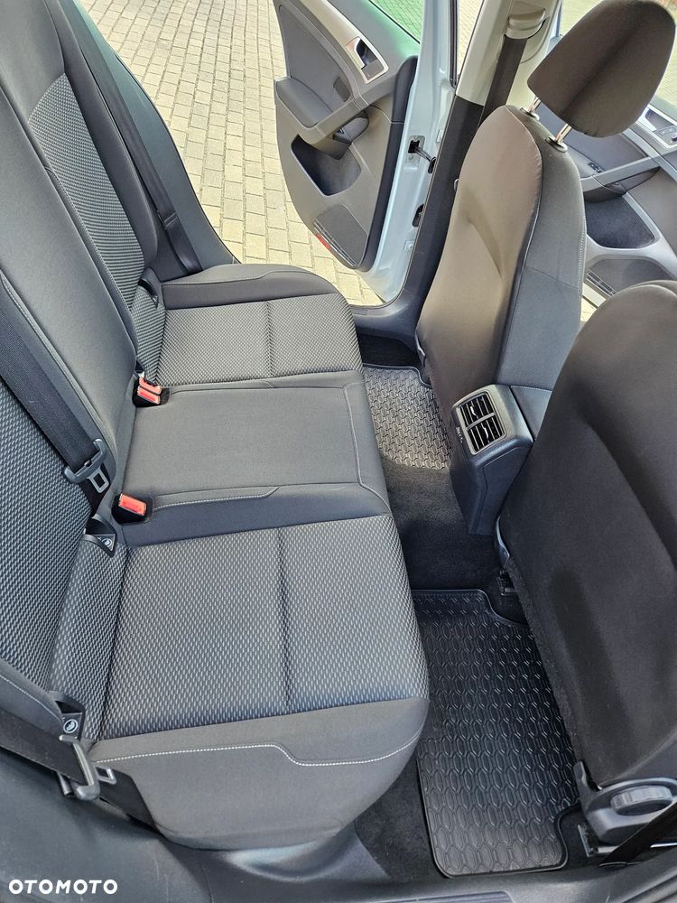 Volkswagen Golf - 29