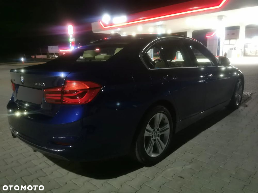 BMW Seria 3 330i xDrive Luxury Line - 39