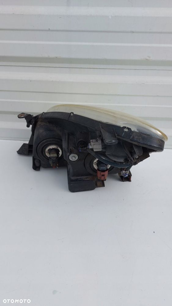 lampa prawy przód prawa przednia toyota corolla verso ii eu - 3
