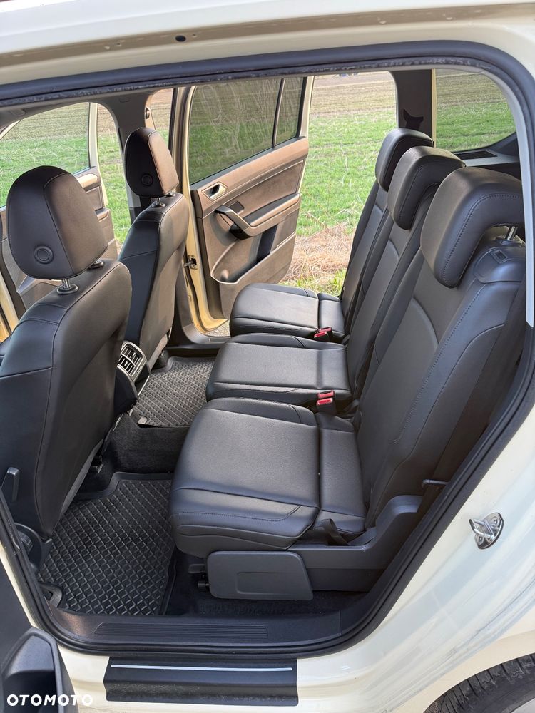 Volkswagen Touran - 8