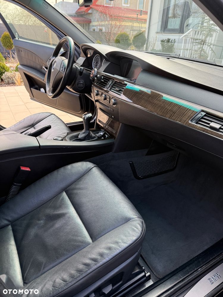 BMW Seria 5 525i - 15