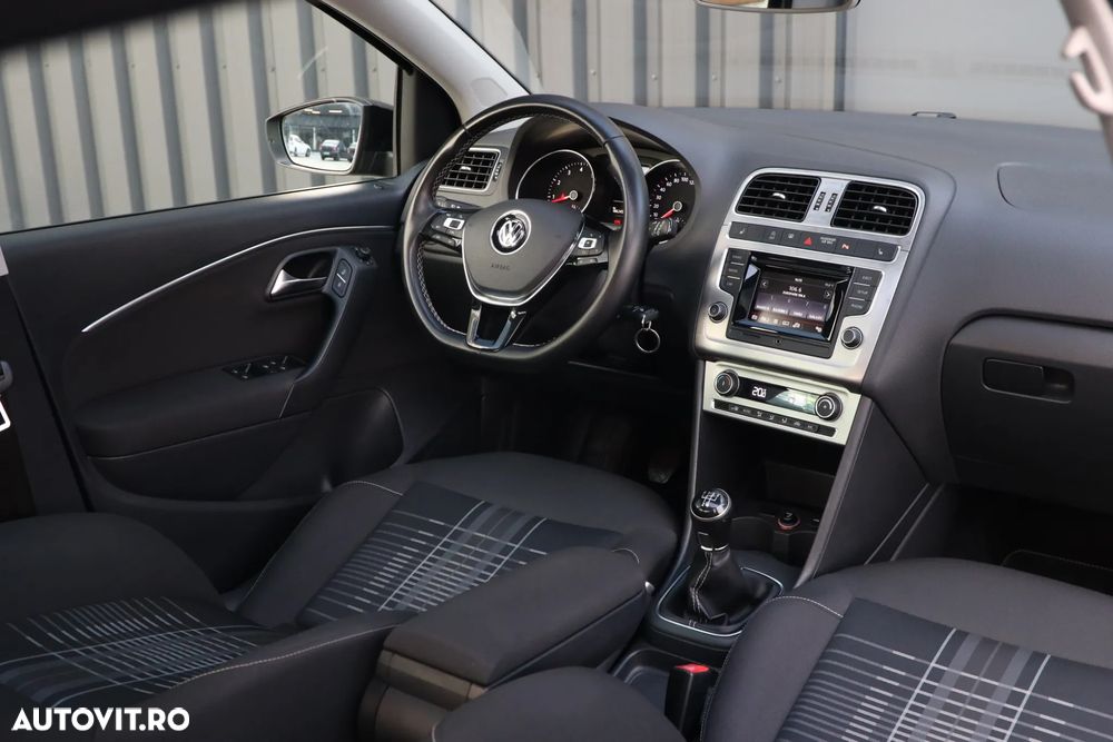 Volkswagen Polo 1.2 TSI Blue Motion Technology Lounge - 12