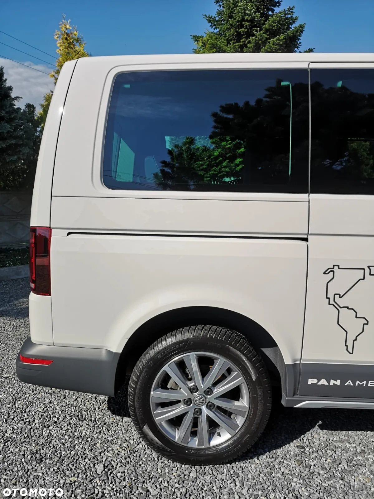 Volkswagen Multivan - 5