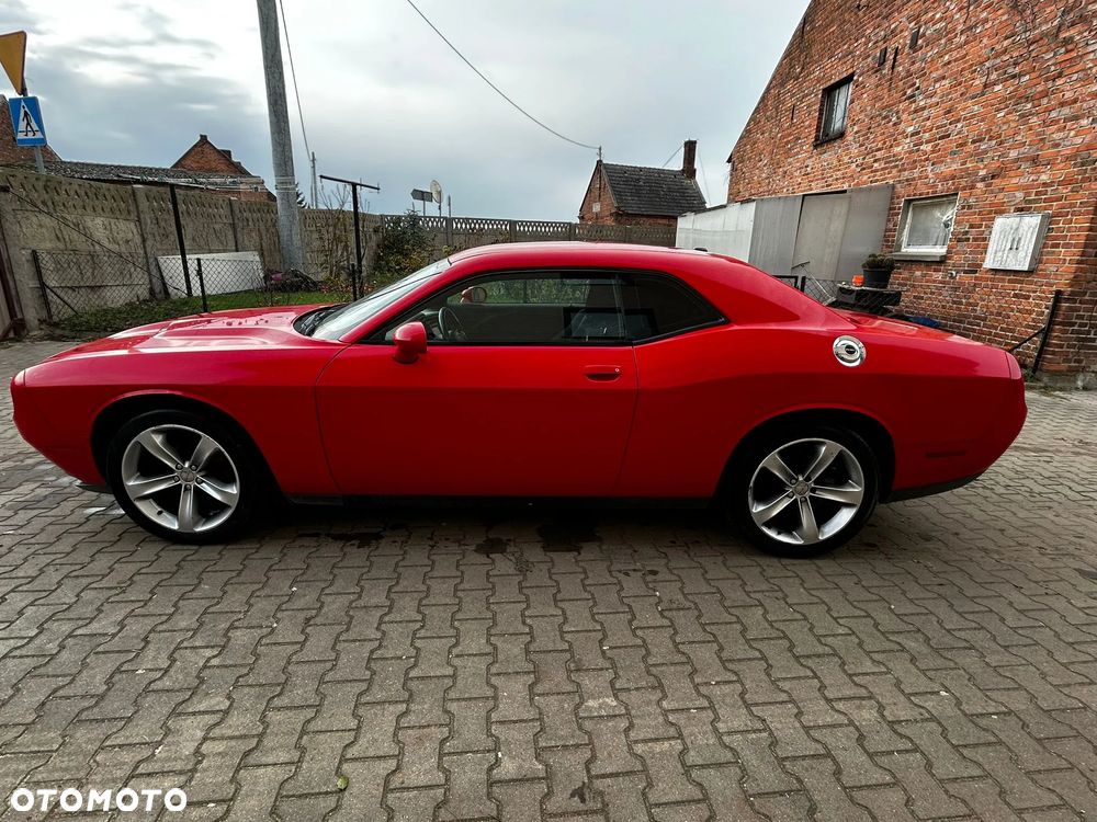 Dodge Challenger - 10