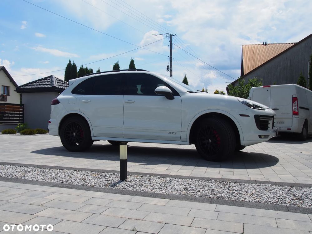 Porsche Cayenne GTS - 5