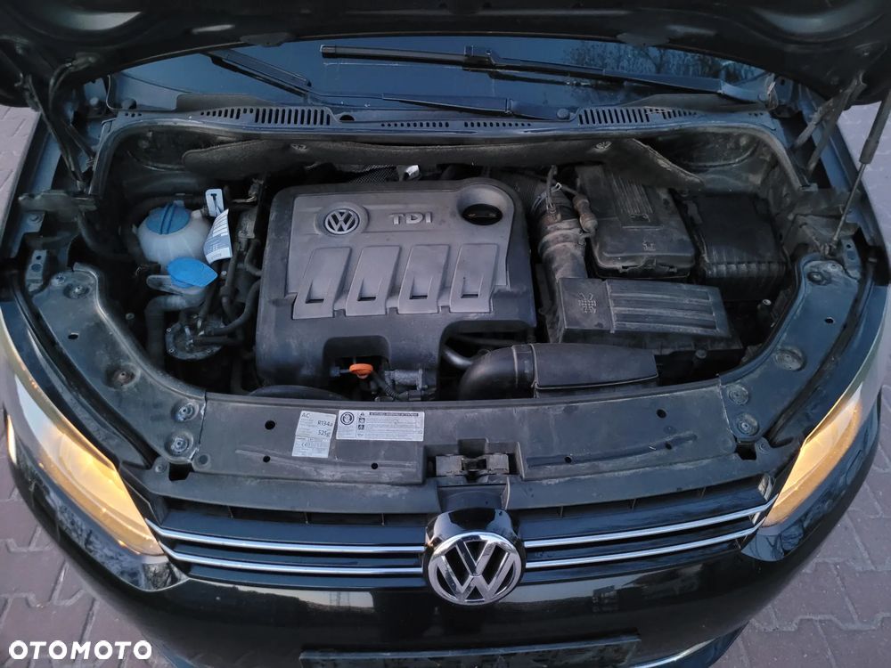 Volkswagen Touran 2.0 TDI DPF MATCH - 24
