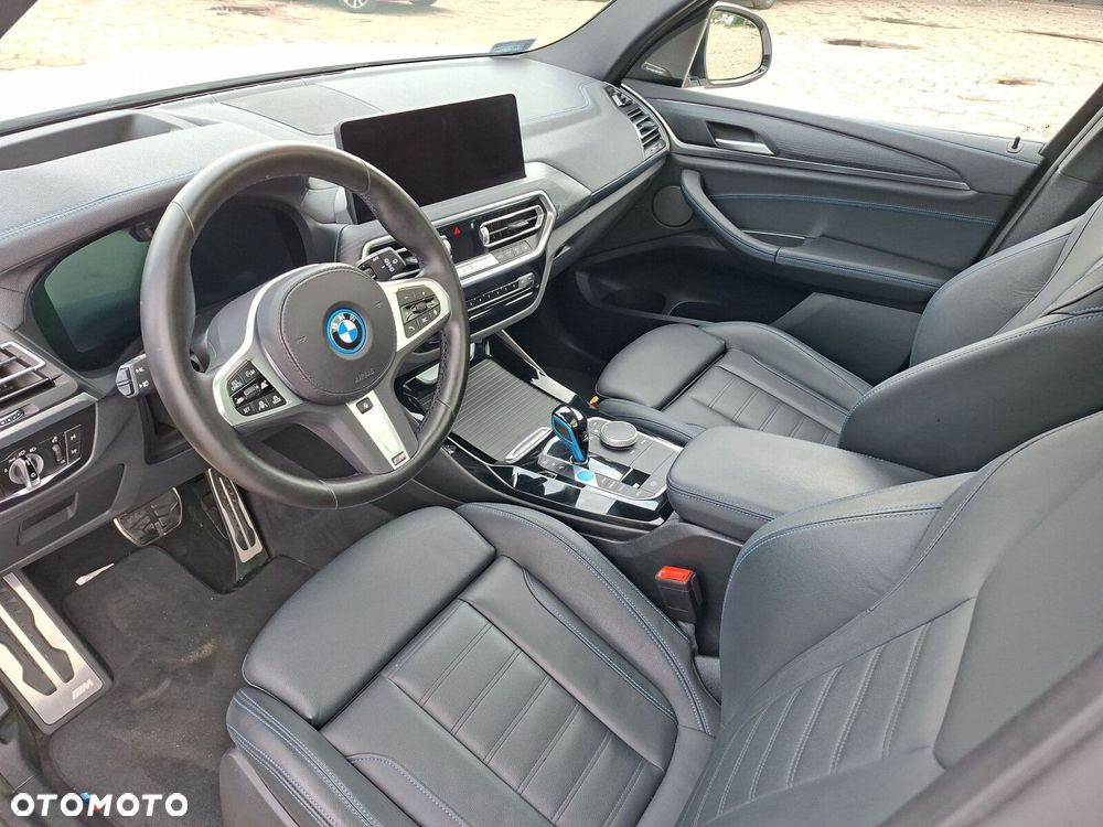 BMW iX3 80kWh Impressive - 11