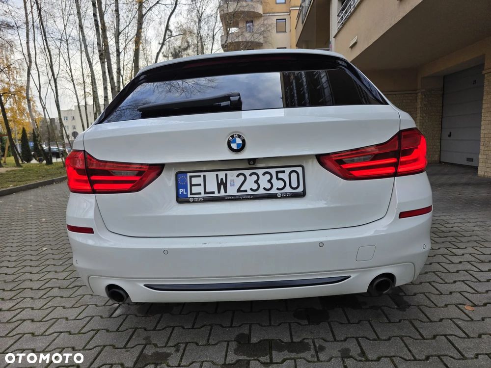 BMW Seria 5 520d Sport Line - 6