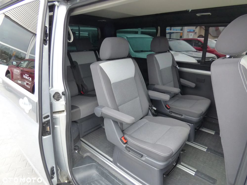 Volkswagen MULTIVAN - 23
