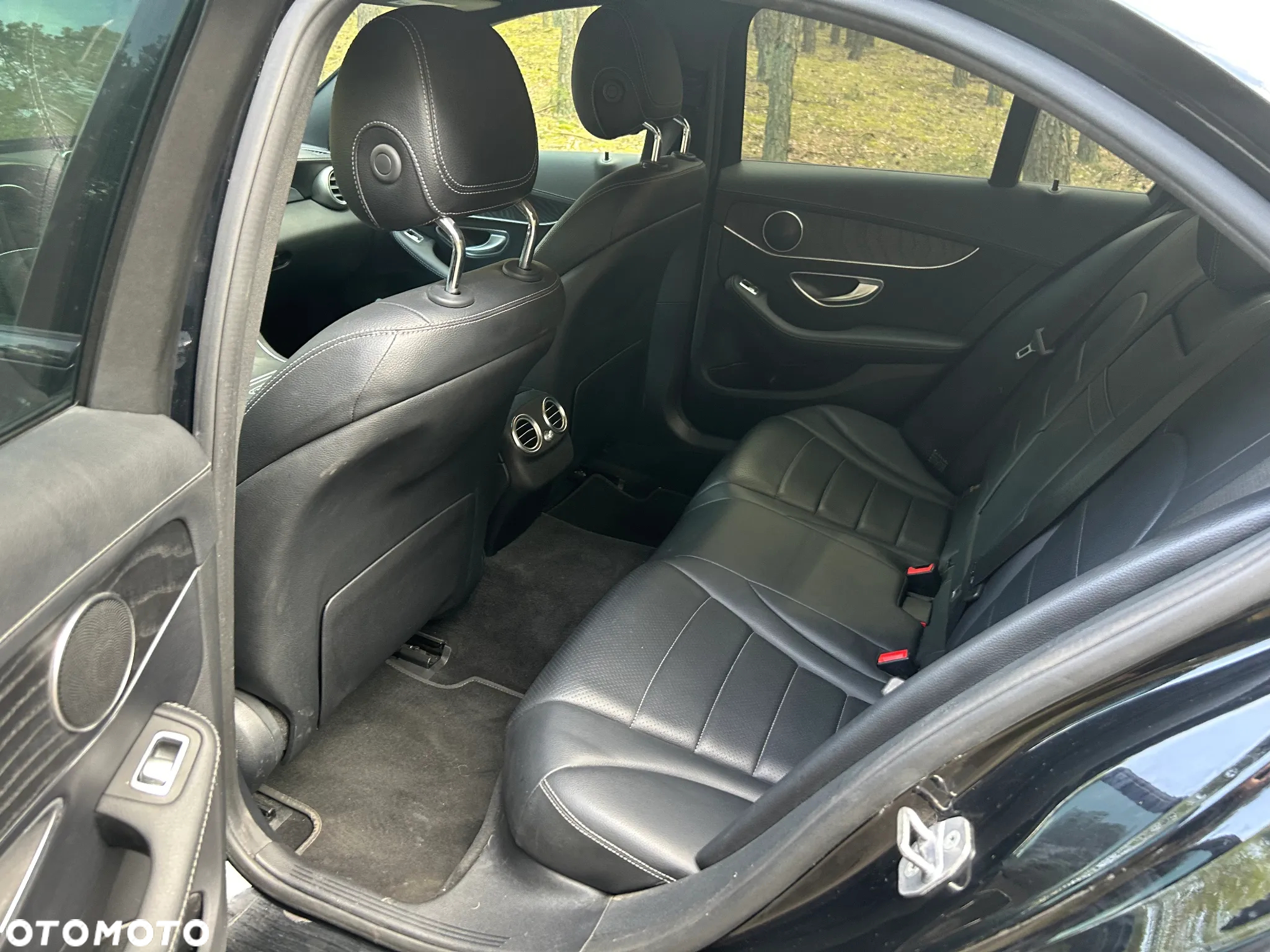 Mercedes-Benz Klasa C 300 9G-TRONIC AMG Line - 18