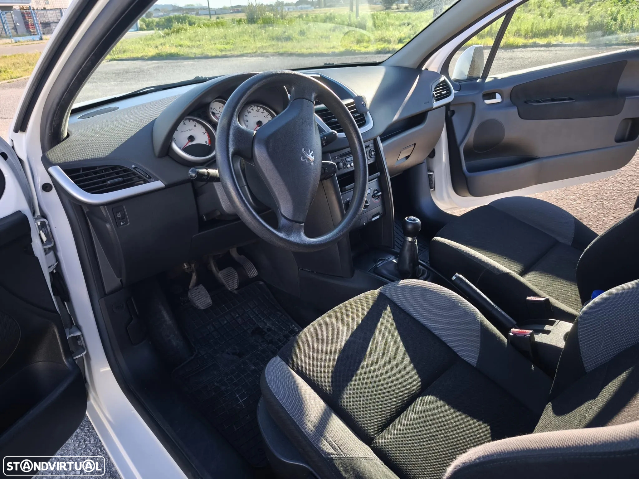 Peugeot 207 1.4 HDi Urban - 8