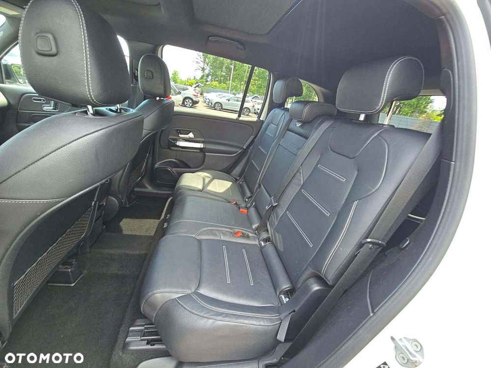 Mercedes-Benz GLB 250 4Matic 8G-DCT AMG Line - 11