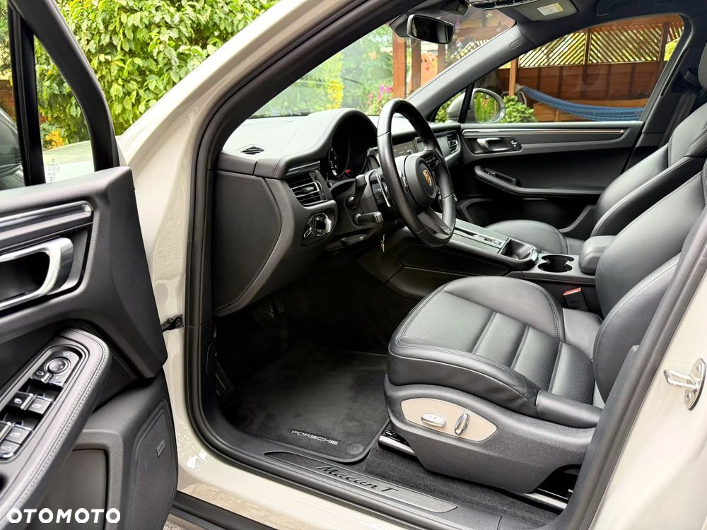 Porsche Macan T - 18