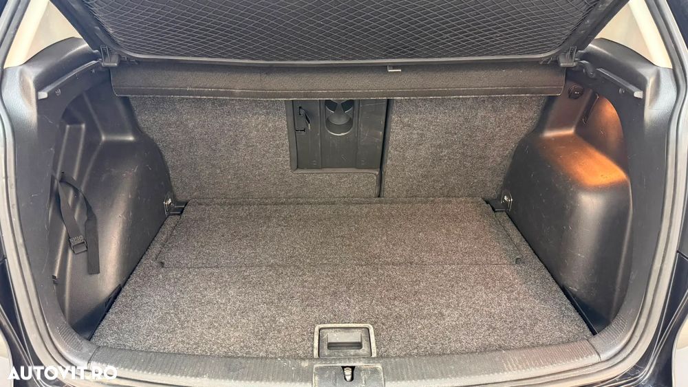 Volkswagen Golf Plus - 12