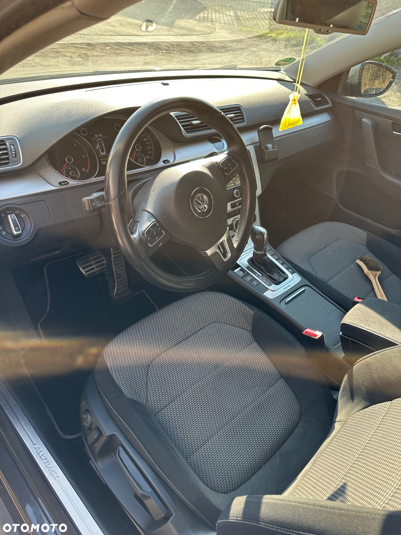 Volkswagen Passat - 10