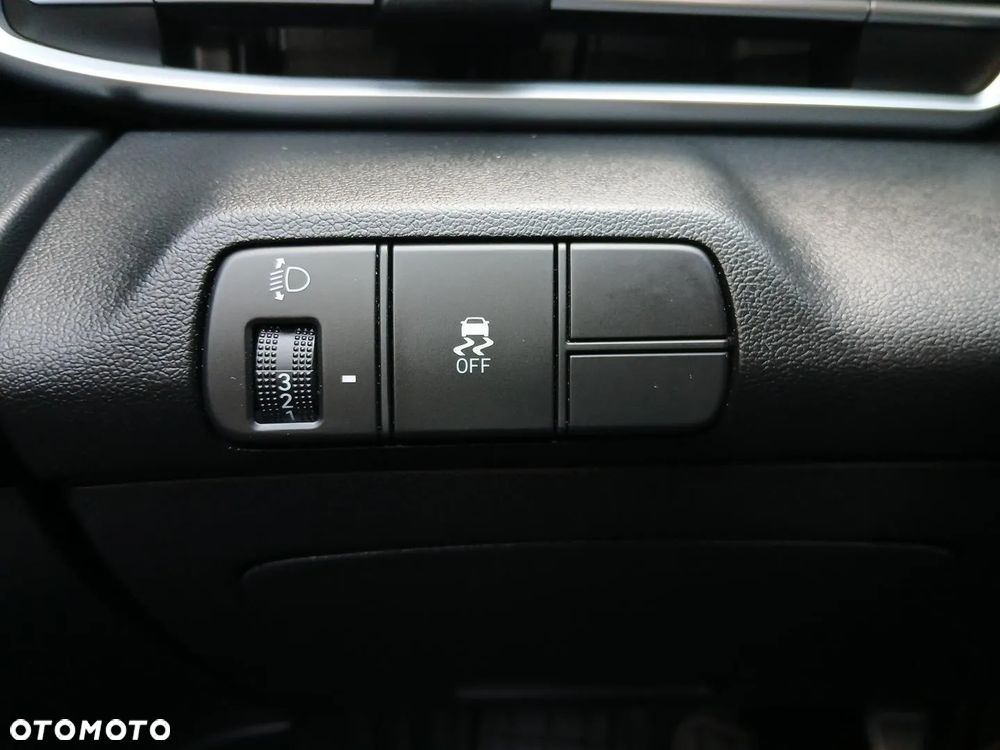 Hyundai Elantra 1.6 Smart CVT - 24