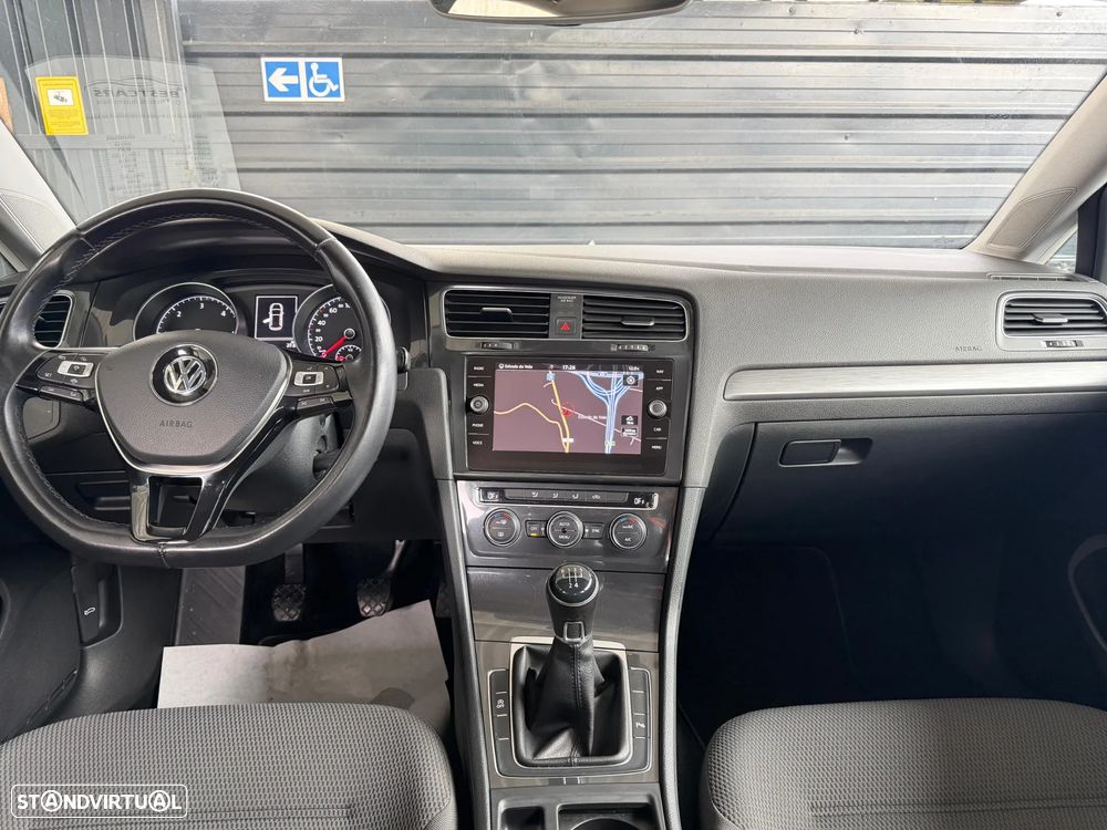 VW Golf 1.6 TDI Confortline - 32