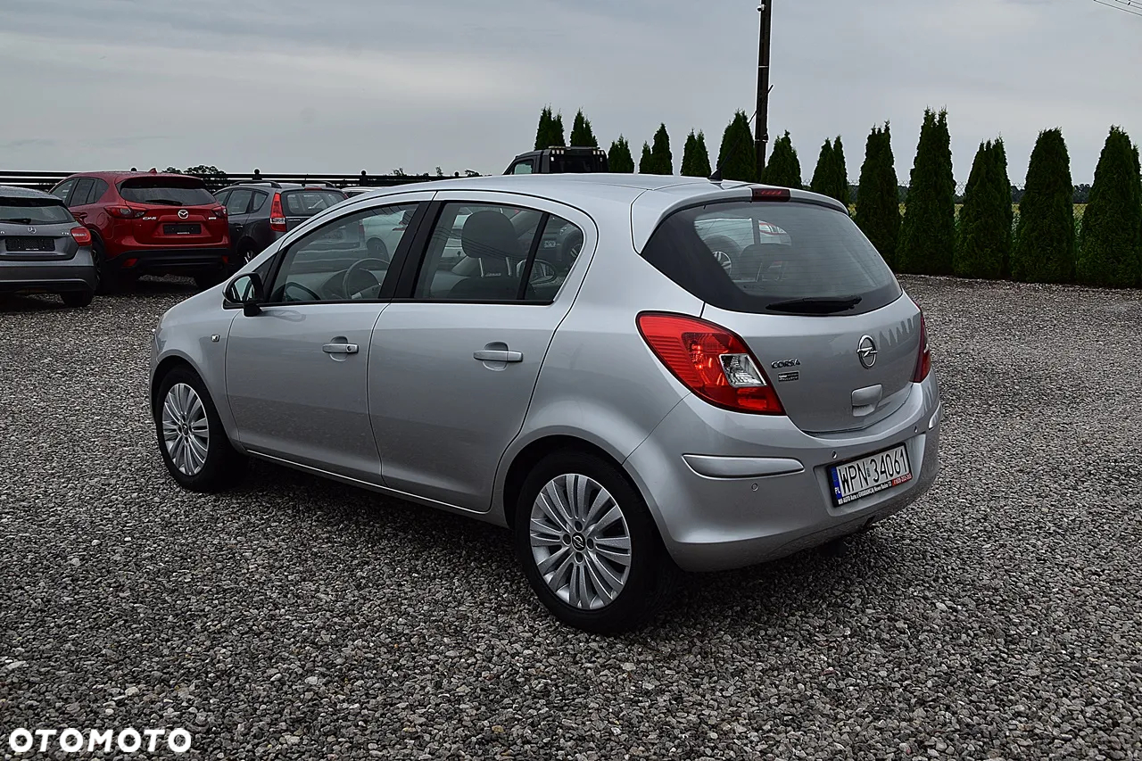 Opel Corsa 1.2 16V Cosmo - 23