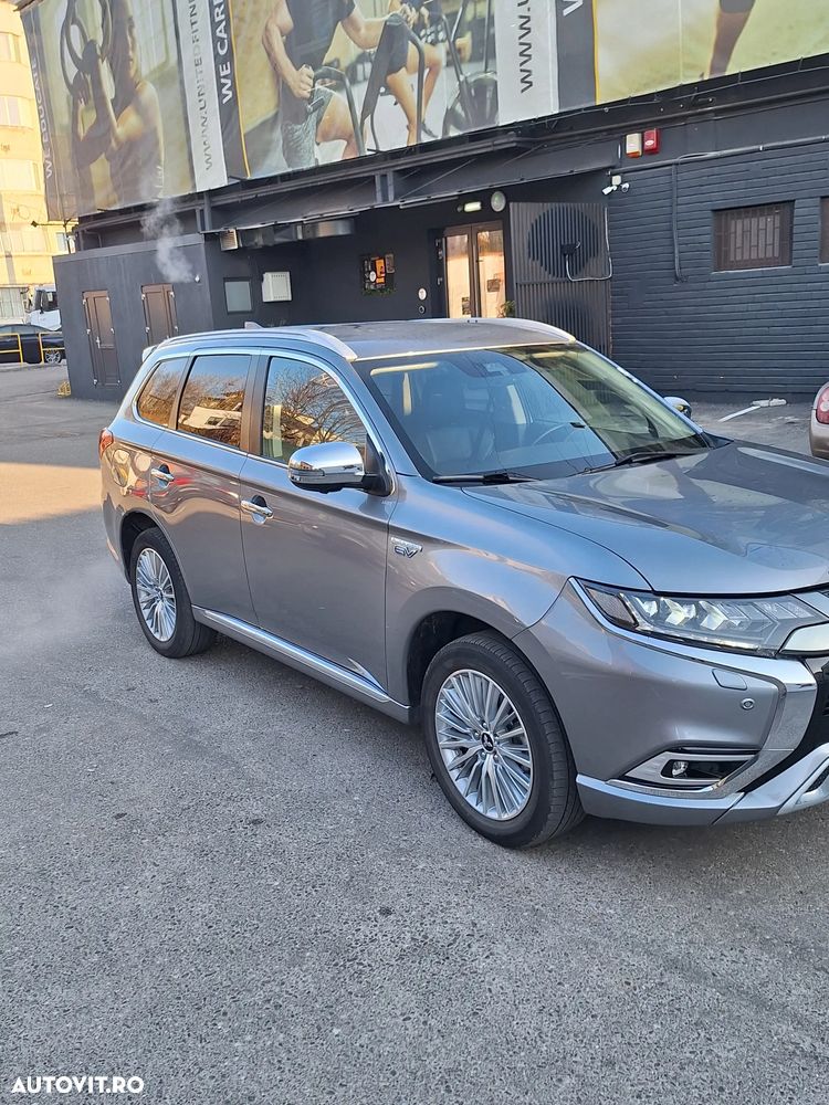 Mitsubishi Outlander PHEV 2.4 L 4X4 Instyle+ - 5