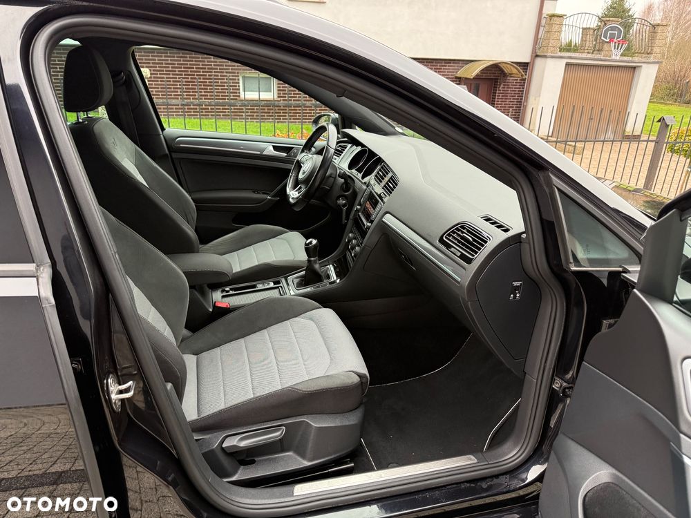 Volkswagen Golf - 15