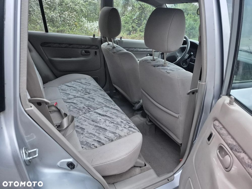 Mazda Demio - 8