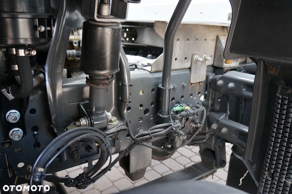 Mercedes-Benz ANTOS 1824 EURO 6 KONTENER IZOTERMA 18 PALET WINDA - 8