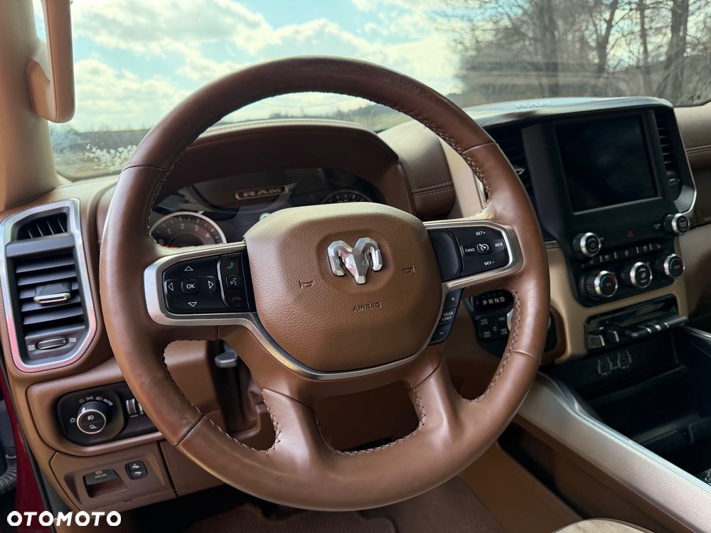 RAM 1500 Quad Cab Laramie - 12