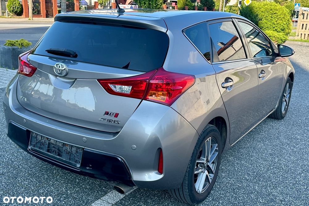 Toyota Auris 1.6 Prestige - 8