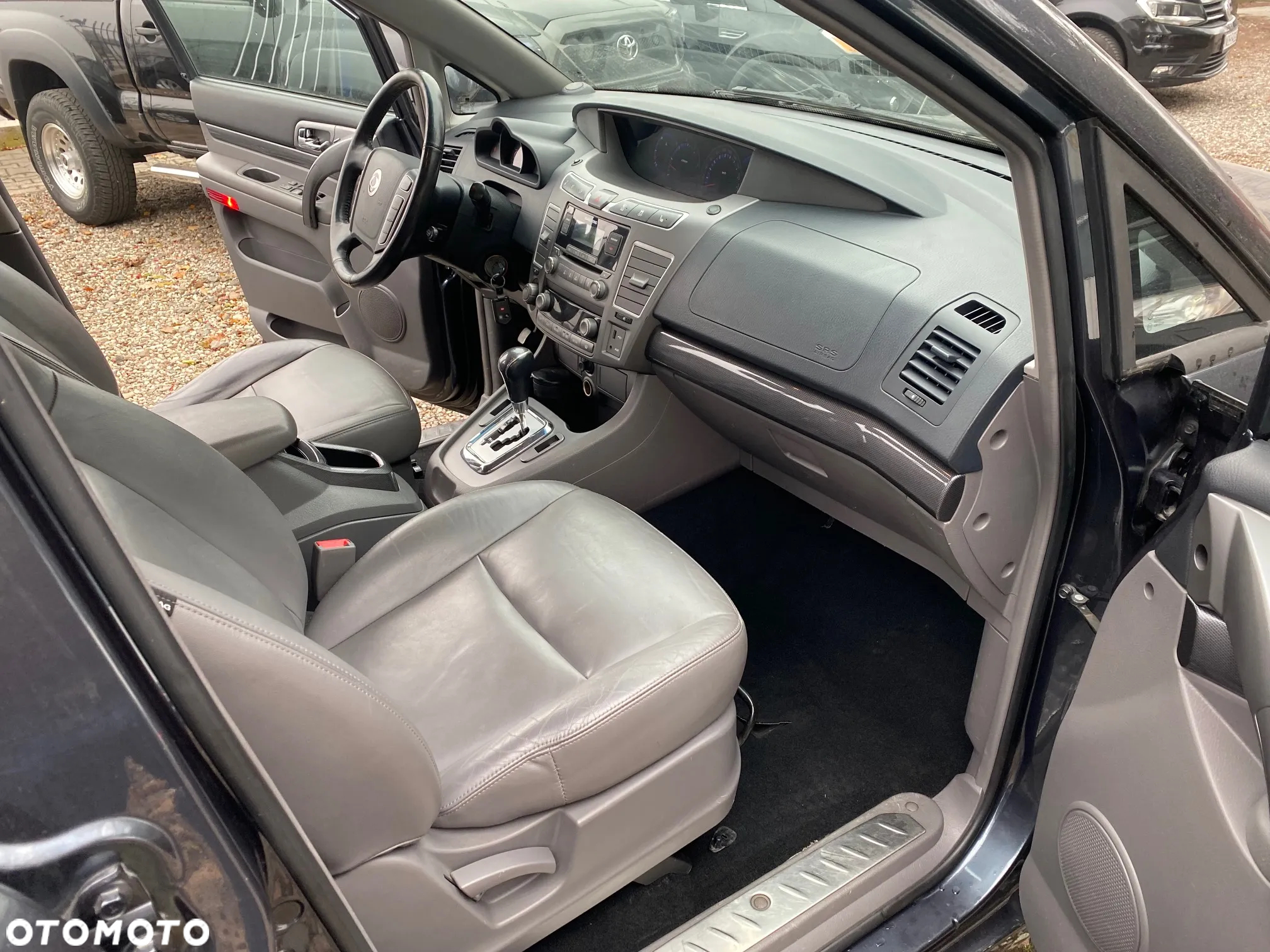 SsangYong/KGM Rodius 200 e-XDi Crystal Plus 4WD - 14
