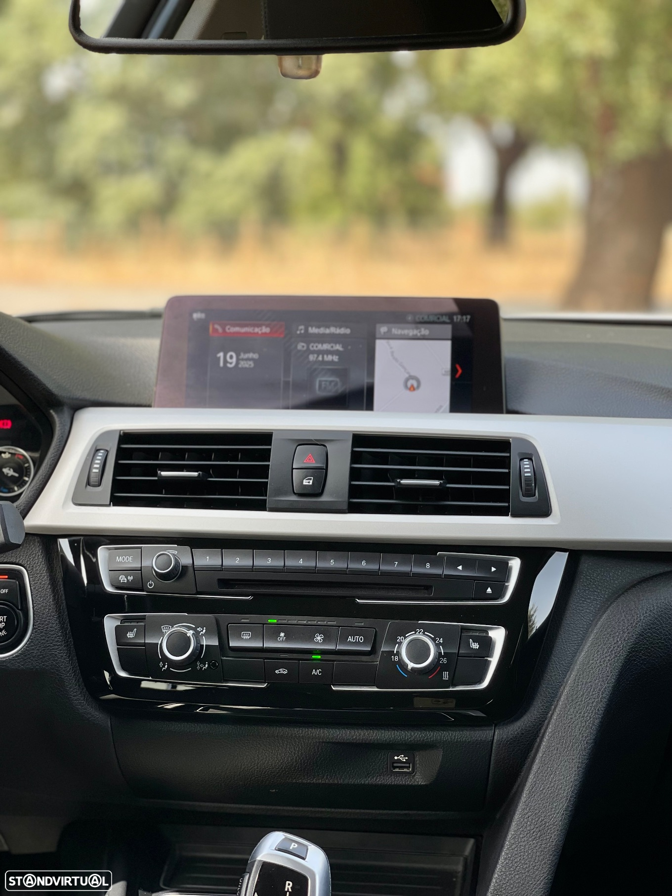 BMW 320 d Touring xDrive Auto - 16