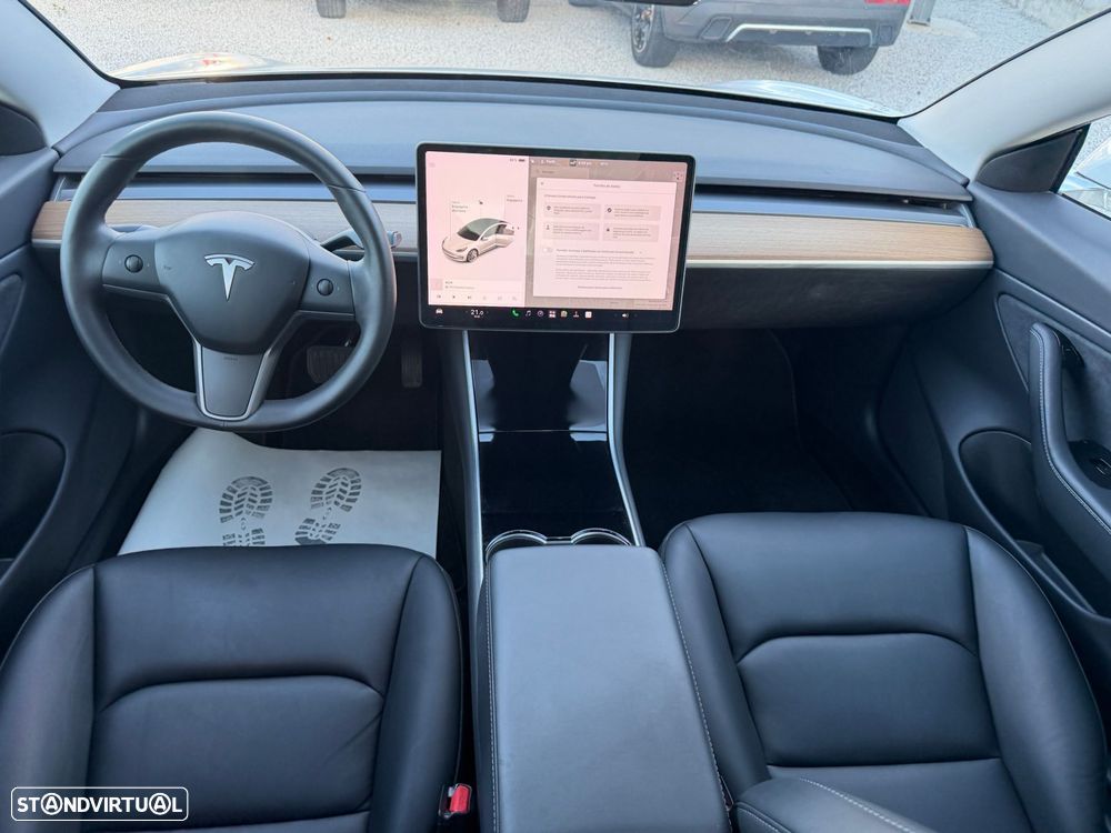 Tesla Model 3 - 7