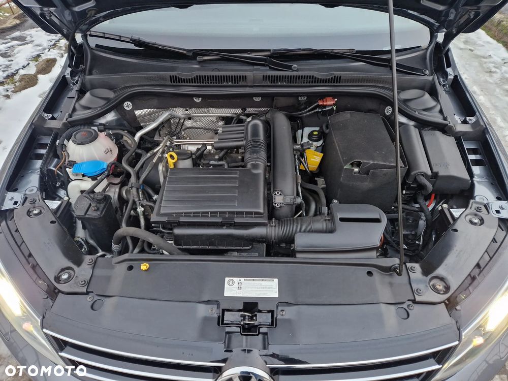 Volkswagen Jetta 1.4 TSI BMT Highline - 23