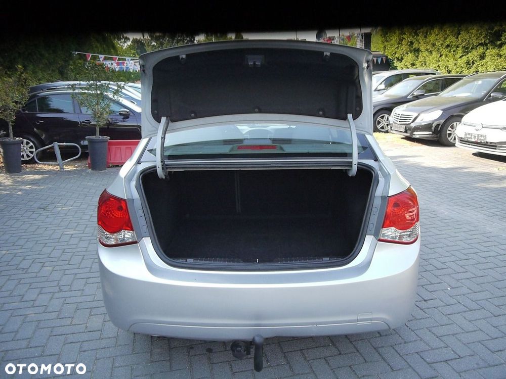 Chevrolet Cruze - 11