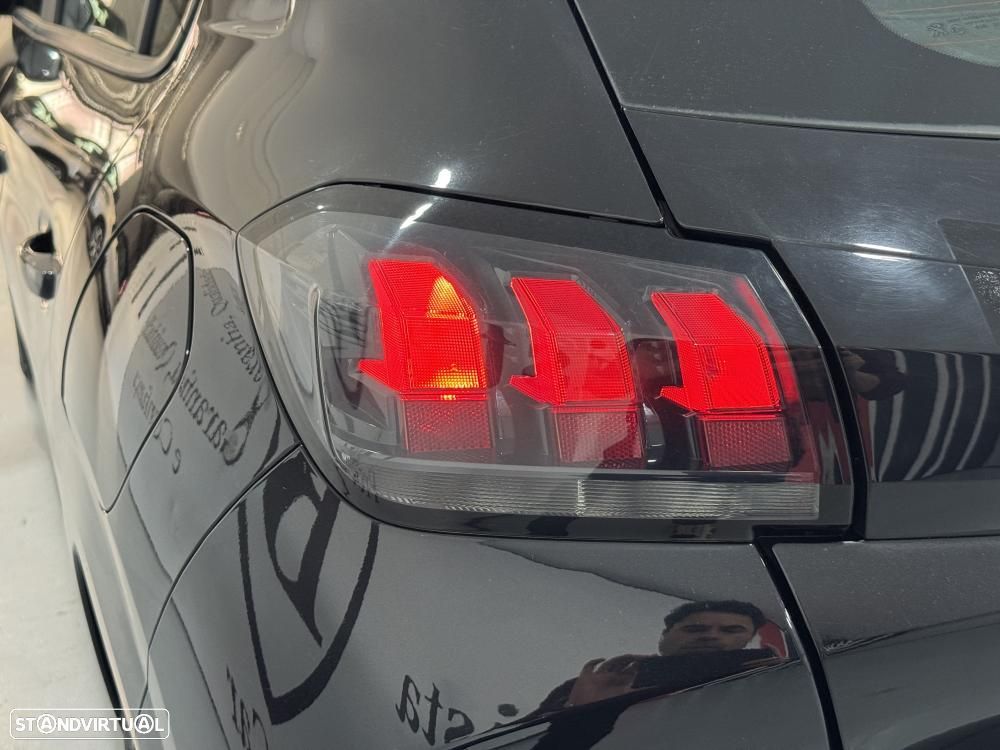 Peugeot 208 PureTech 100 Active Pack - 21