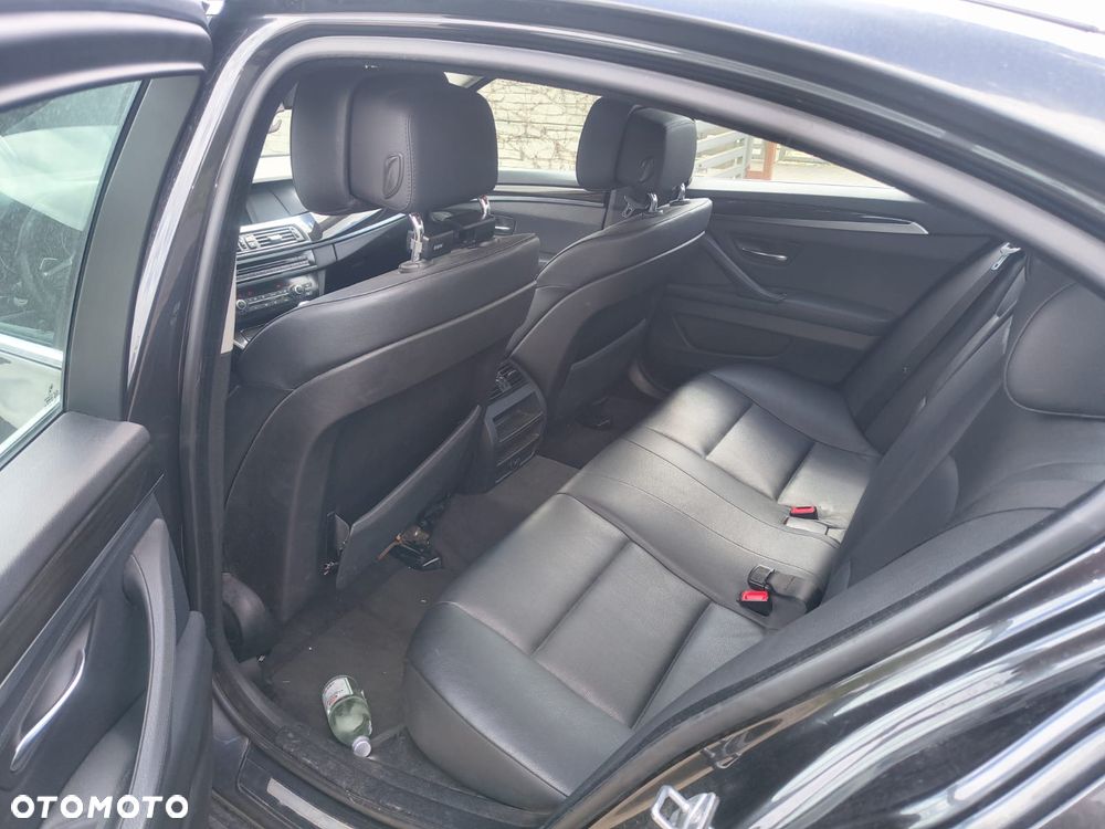 BMW Seria 5 525d Sport-Aut - 9