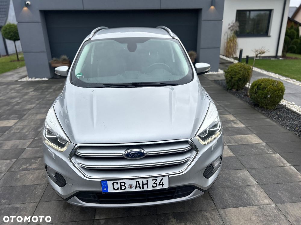 Ford Kuga 1.5 EcoBoost 2x4 Titanium - 4