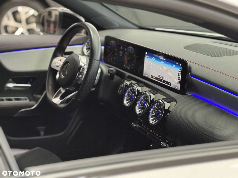 Mercedes-Benz CLA - 38