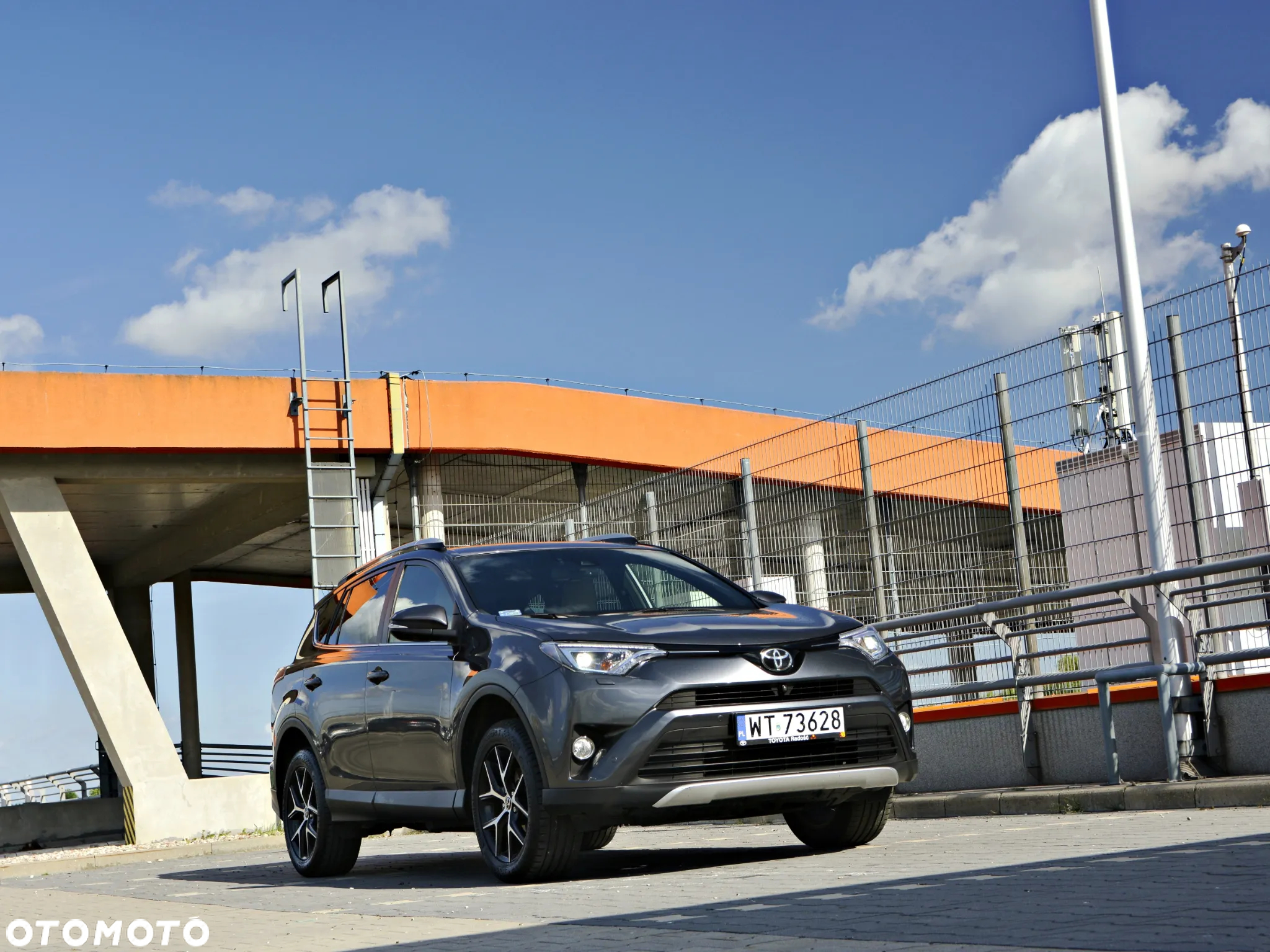 Toyota RAV4 - 24