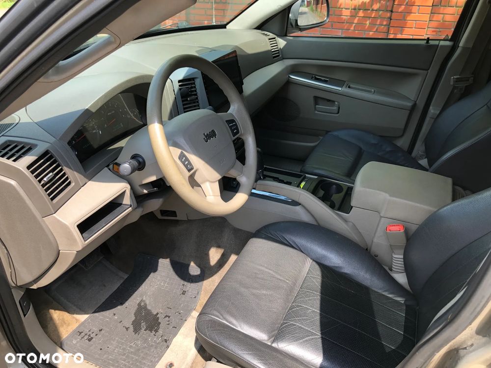 Jeep Grand Cherokee - 9