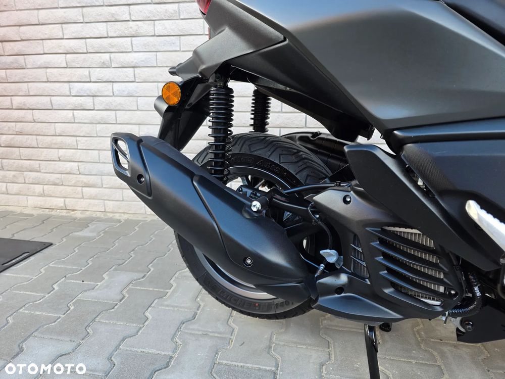 Yamaha X-max - 11