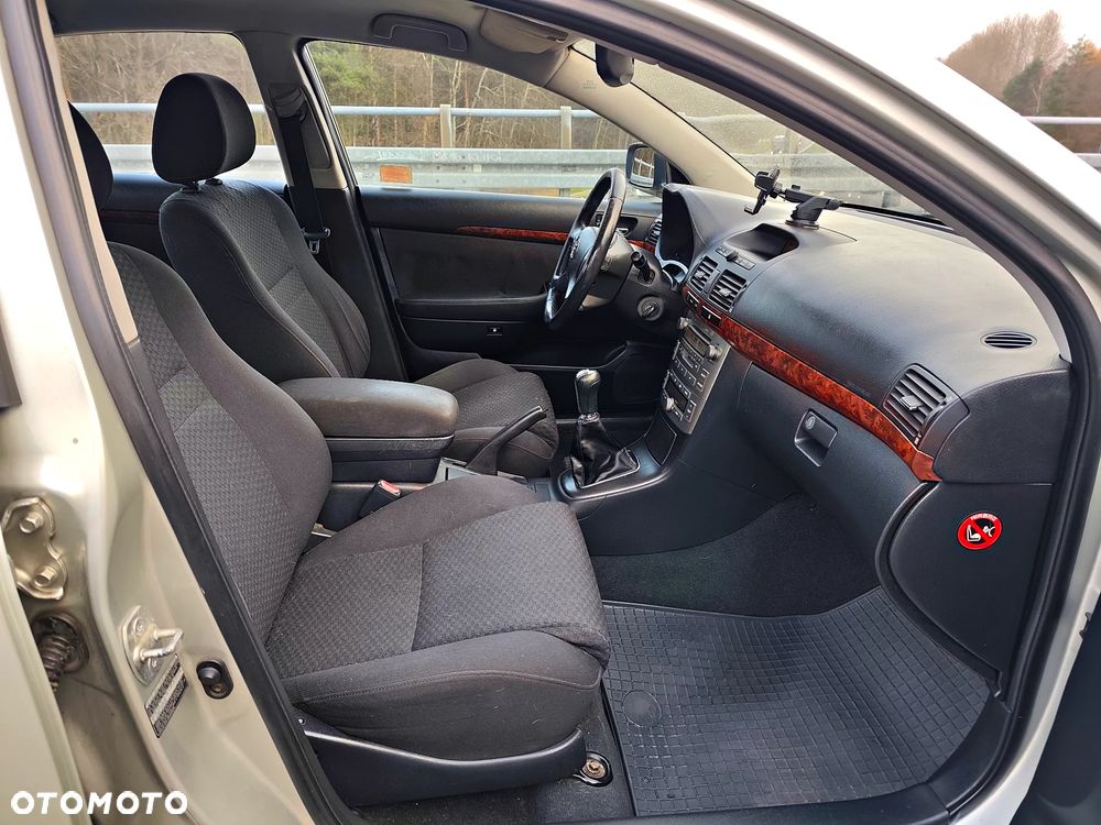 Toyota Avensis 2.0 VVT-i Prestige - 11