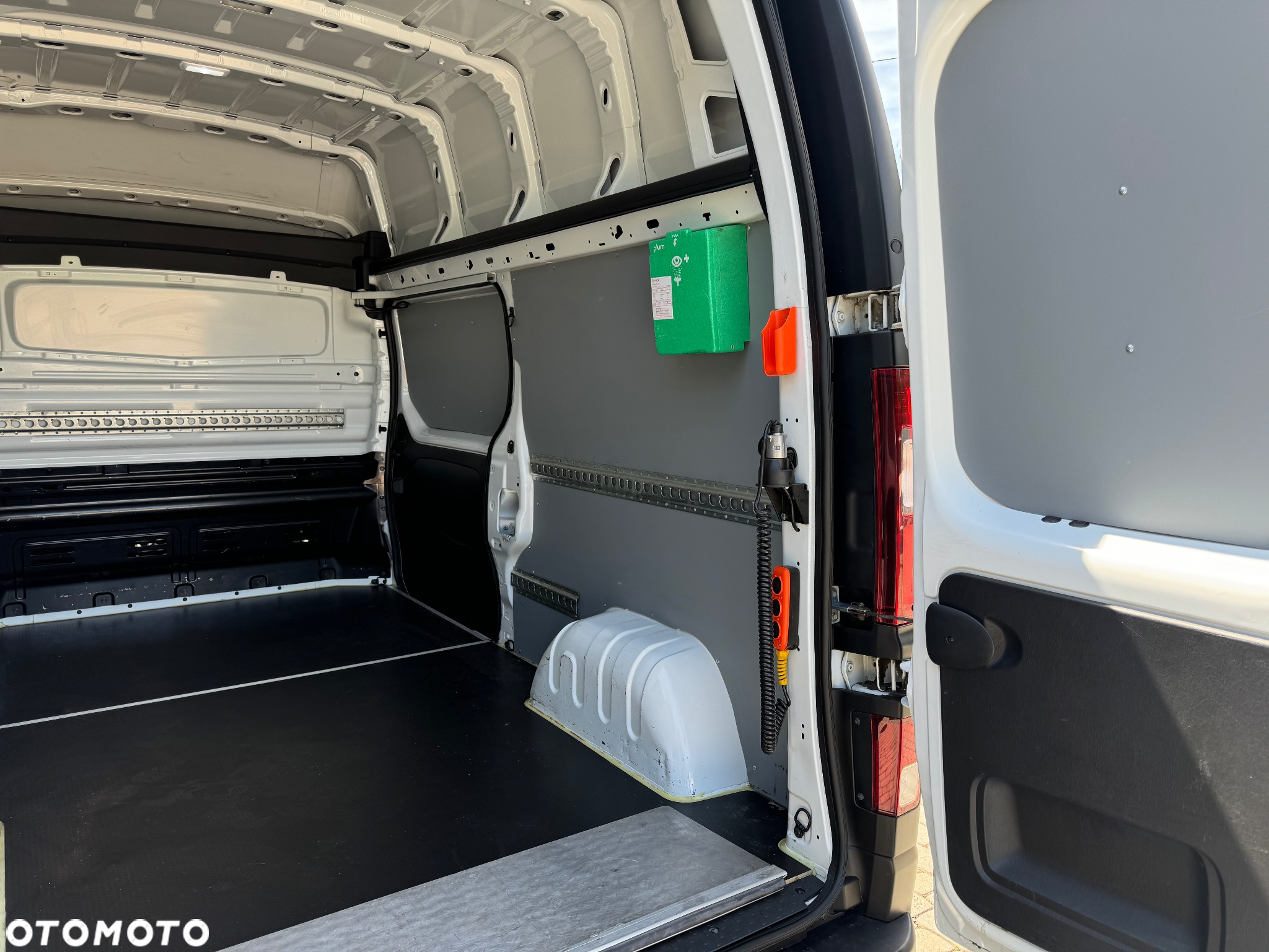 Renault Trafic - 14
